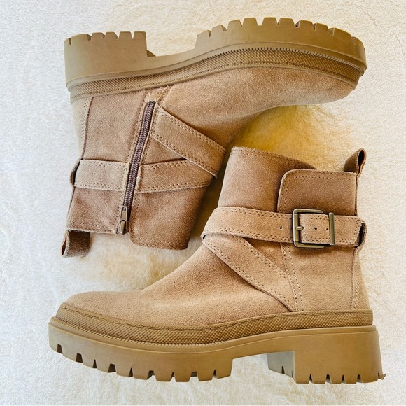 LUCKY BRAND Elyton Suede Zip Buckle Crossover Chunky Lug Sole Boots SIZE 8 - Picture 4 of 9